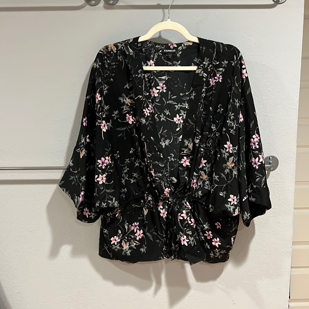 EXPRESS XL Floral Tie Front Wrap/Drape/Shrug perfect for the office!